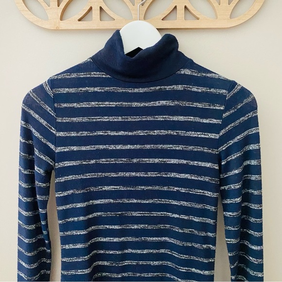 rag & bone Landon Navy Striped Turtleneck Top Blue Sz XS - Picture 2 of 8